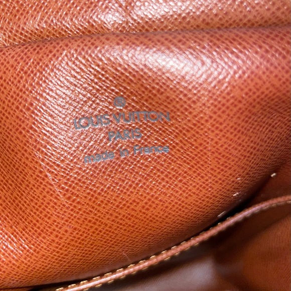 Louis Vuitton Danube Crossbody - Picture 11 of 16